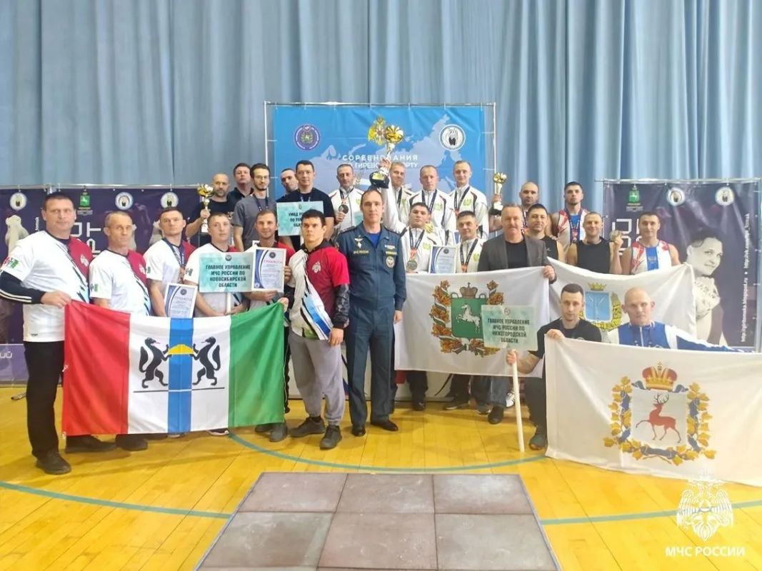 Команда саратовских пожарных вошла в тройку сильнейших на открытом Чемпионате по гиревому спорту Команда саратовских пожарных вошла в тройку сильнейших на открытом Чемпионате по гиревому спорту