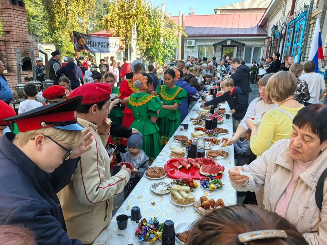 В Новоузенске прошел межрайонный этнокультурный фестиваль «Покровские шермиции на Большом Узене» В Новоузенске прошел межрайонный этнокультурный фестиваль «Покровские шермиции на Большом Узене»