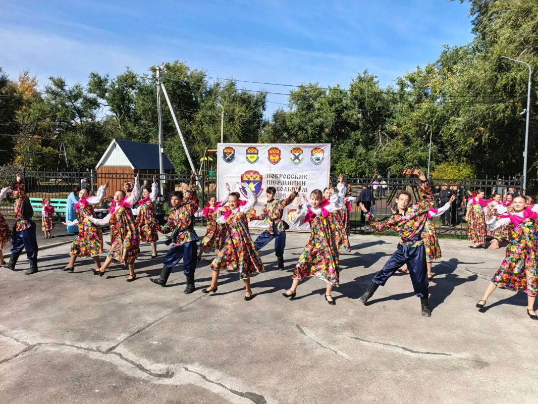 В Новоузенске прошел межрайонный этнокультурный фестиваль «Покровские шермиции на Большом Узене» В Новоузенске прошел межрайонный этнокультурный фестиваль «Покровские шермиции на Большом Узене»