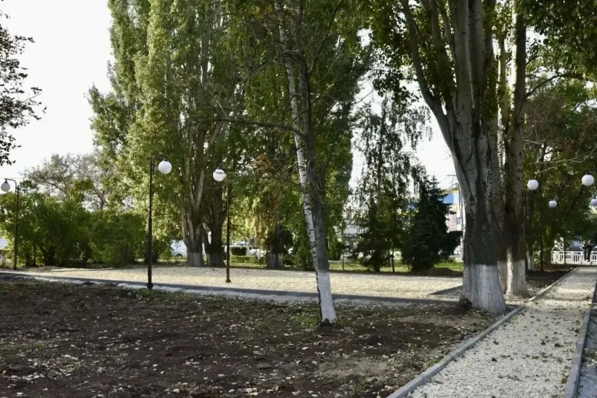 На Аллее Героев продолжаются работы по благоустройству На Аллее Героев продолжаются работы по благоустройству