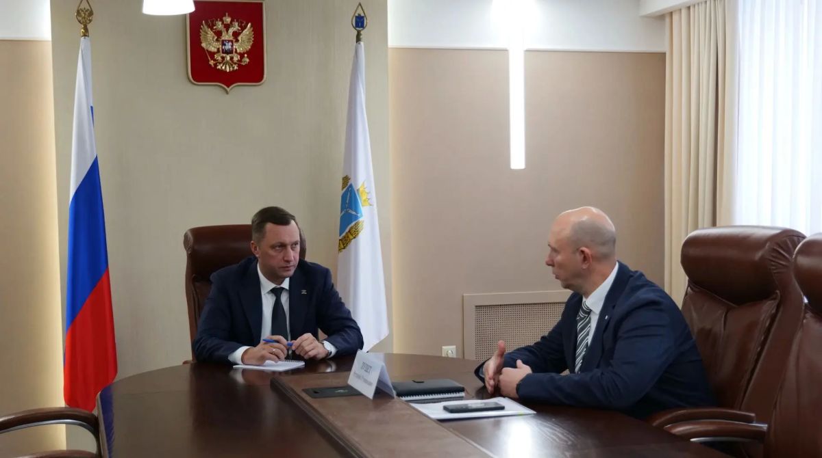 Губернатор Роман Бусаргин провел рабочую встречу с исполняющим обязанности министра здравоохранения области Виталием Луцетом