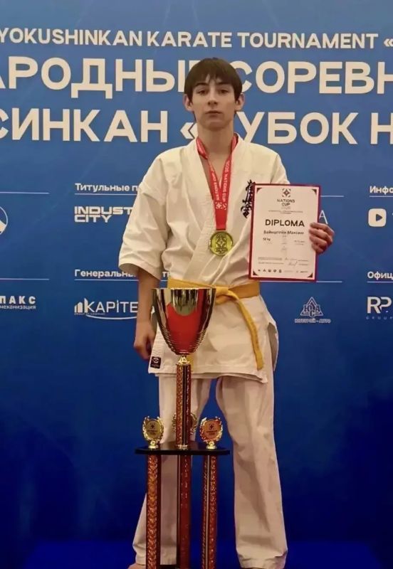 Спортсмены энгельсского клуба «Спарта» получили звание «Мастер спорта России» Спортсмены энгельсского клуба «Спарта» получили звание «Мастер спорта России»