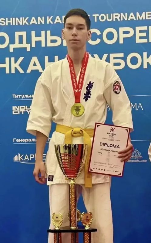 Спортсмены энгельсского клуба «Спарта» получили звание «Мастер спорта России» Спортсмены энгельсского клуба «Спарта» получили звание «Мастер спорта России»