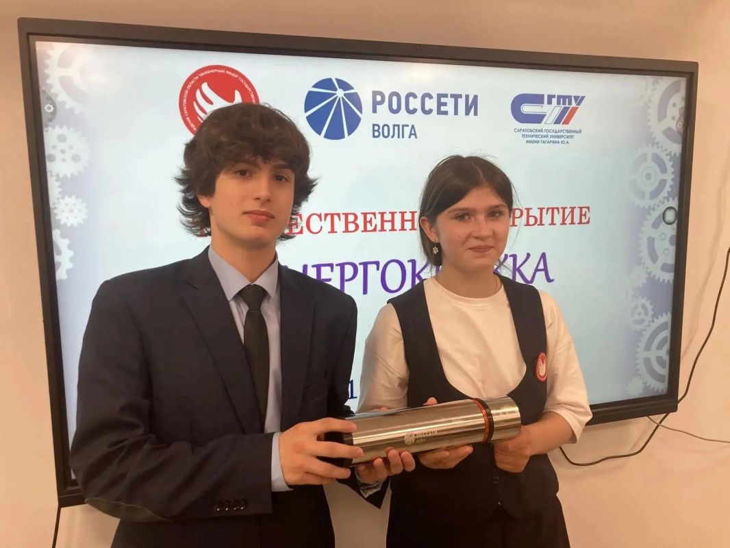 В Саратовской области 80 школьников осваивают прикладные инженерные навыки в рамках проекта «Энергокружки Россети»