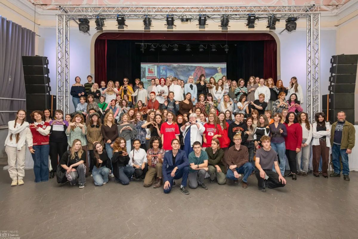Палитра впечатлений представлена на итоговой выставке в честь юбилея "Хвалынских этюдов" Палитра впечатлений представлена на итоговой выставке в честь юбилея "Хвалынских этюдов"