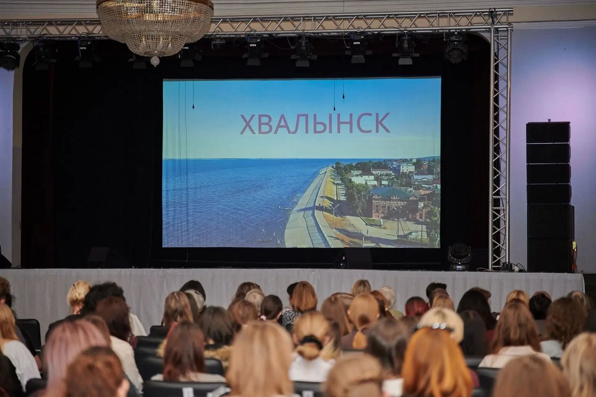 Палитра впечатлений представлена на итоговой выставке в честь юбилея "Хвалынских этюдов" Палитра впечатлений представлена на итоговой выставке в честь юбилея "Хвалынских этюдов"