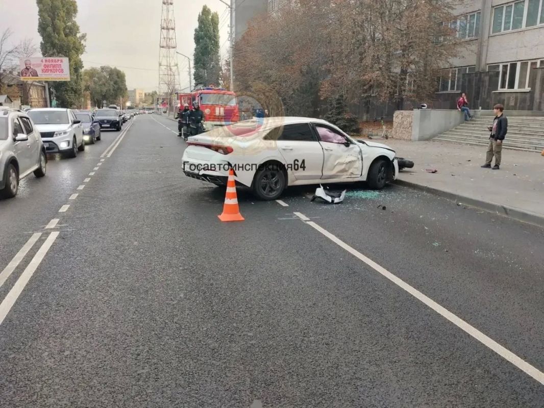 В Саратове полицейские устанавливают обстоятельства ДТП с погибшим мотоциклистом