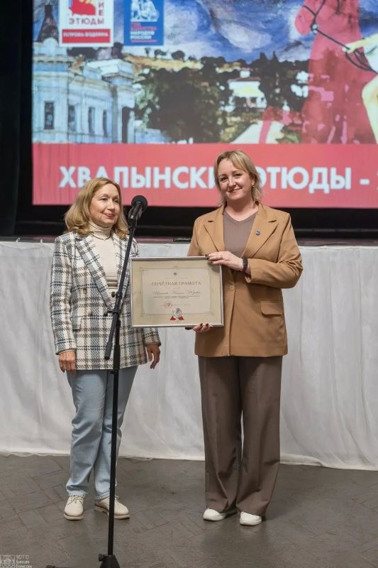 Палитра впечатлений представлена на итоговой выставке в честь юбилея «Хвалынских этюдов» Палитра впечатлений представлена на итоговой выставке в честь юбилея «Хвалынских этюдов»