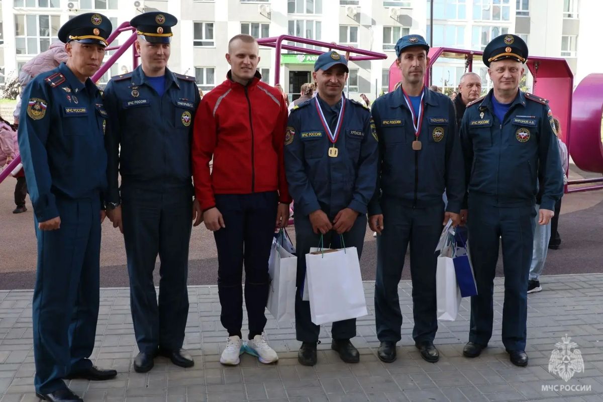 Пожарные региона приняли «вертикальный вызов» Пожарные региона приняли «вертикальный вызов»