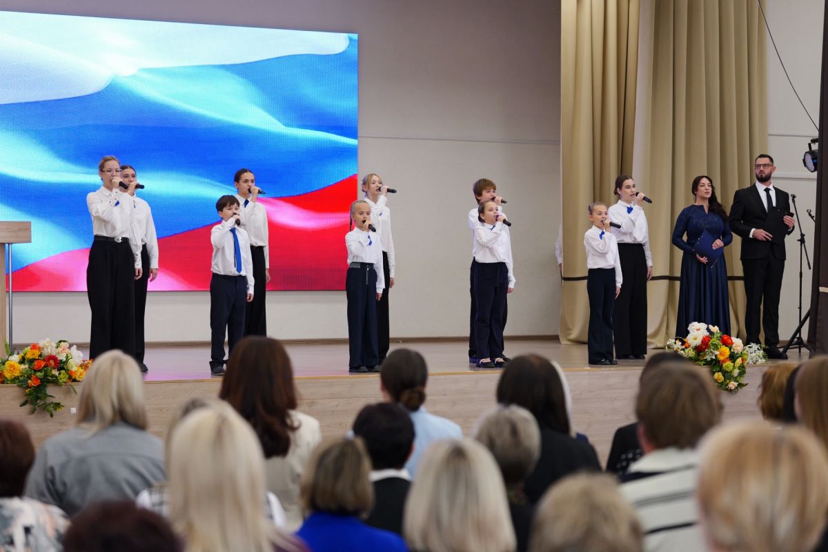Губернатор Саратовской области Роман Бусаргин и председатель всероссийской организации «Союз женщин России» Мария Ситтель приняли участие в открытии форума «Большой женсовет» в Энгельсе Губернатор Саратовской области Роман Бусаргин и председатель всероссийской организации «Союз женщин России» Мария Ситтель приняли участие в открытии форума «Большой женсовет» в Энгельсе