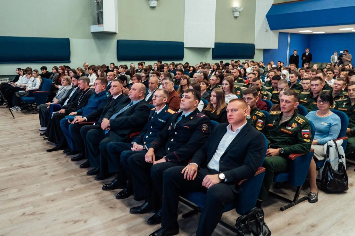 Сотрудник следственного управления СК России по Саратовской области принял участие в областной конференции «Экстремизму – нет!» Сотрудник следственного управления СК России по Саратовской области принял участие в областной конференции «Экстремизму – нет!»