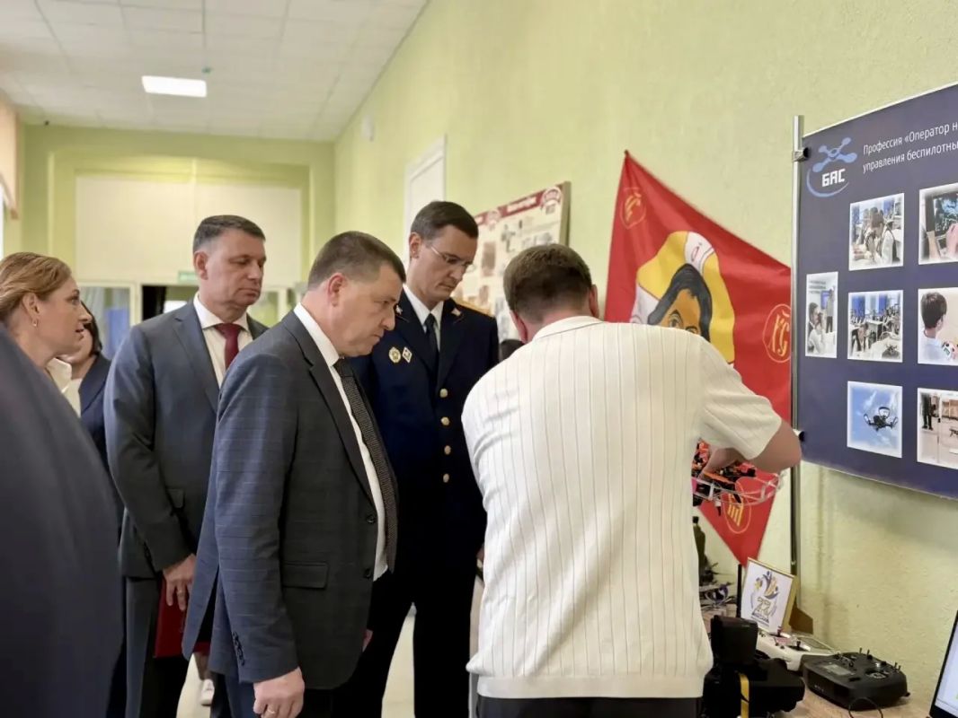 Сотрудник регионального следственного управления СК принял участие в торжественном мероприятии, посвящённом 90-летию Фрунзенского района Сотрудник регионального следственного управления СК принял участие в торжественном мероприятии, посвящённом 90-летию Фрунзенского района