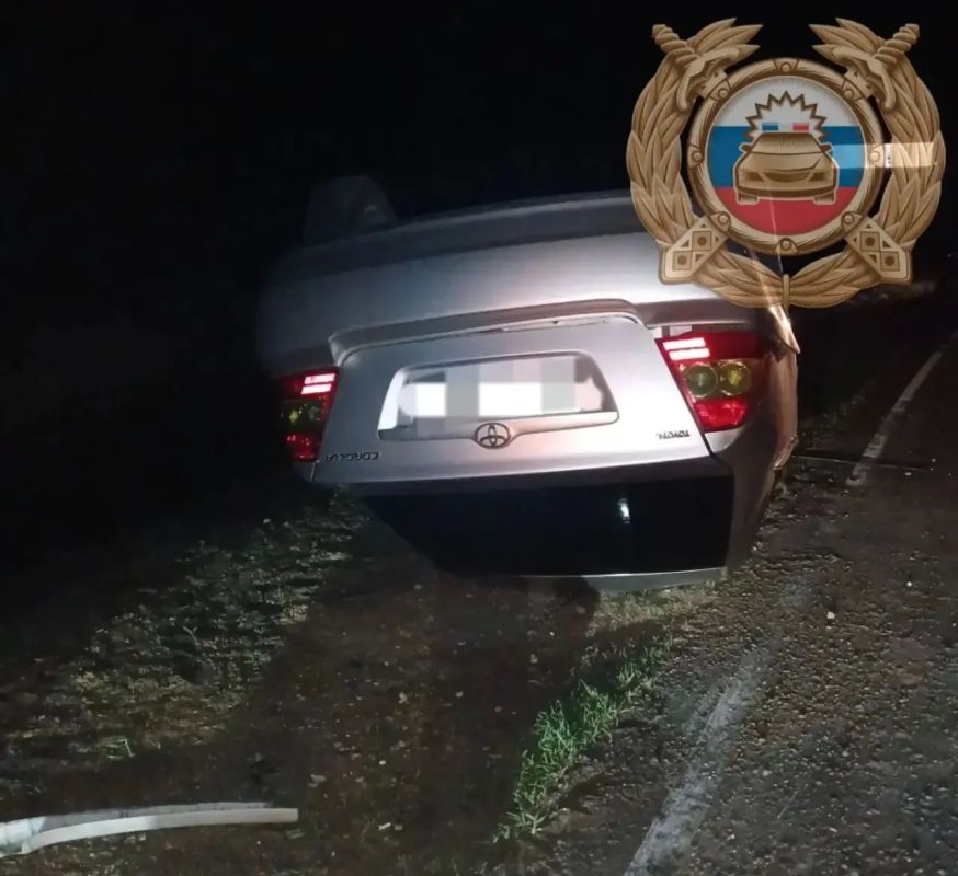 В Аркадакском районе полицейские работают на месте ДТП с погибшим