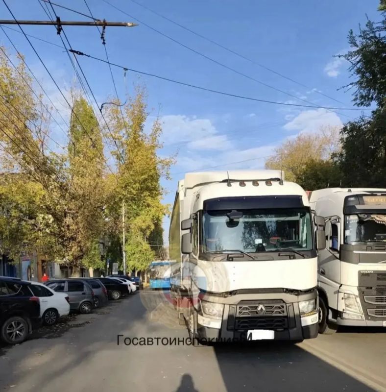 В Саратове полицейские устанавливают обстоятельства ДТП с погибшим