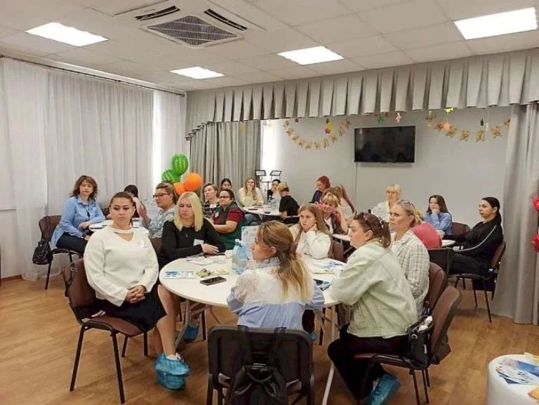 В центре «Возвращение» обсудили семьесбережение, детскую медиацию и искусственный интеллект В социально-реабилитационном центре для несовершеннолетних «Возвращение» представители восьми регионов России – Вологодской... В центре «Возвращение» обсудили семьесбережение, детскую медиацию и искусственный интеллект В социально-реабилитационном центре для несовершеннолетних «Возвращение» представители восьми регионов России – Вологодской...