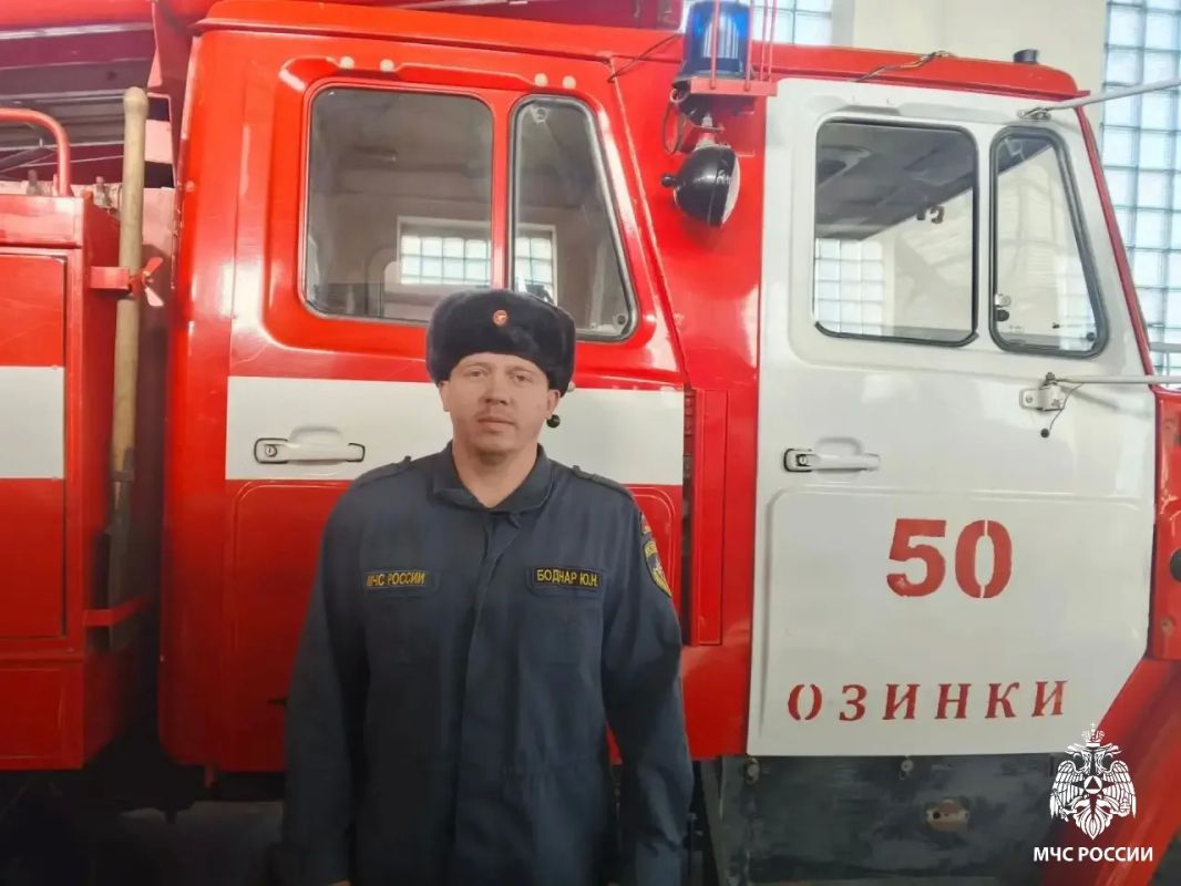 Кто сильнее. В Озинках состоялся турнир по армрестлингу, приуроченный к Году единства народов России Кто сильнее. В Озинках состоялся турнир по армрестлингу, приуроченный к Году единства народов России