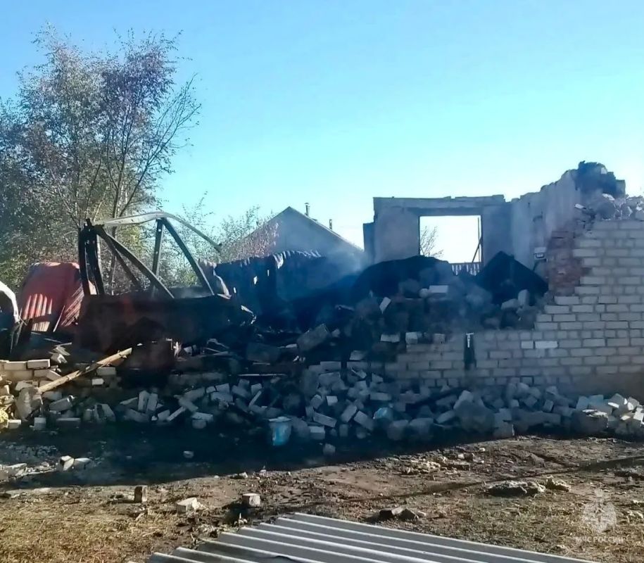 Дом сгорел, мужчина - в больнице