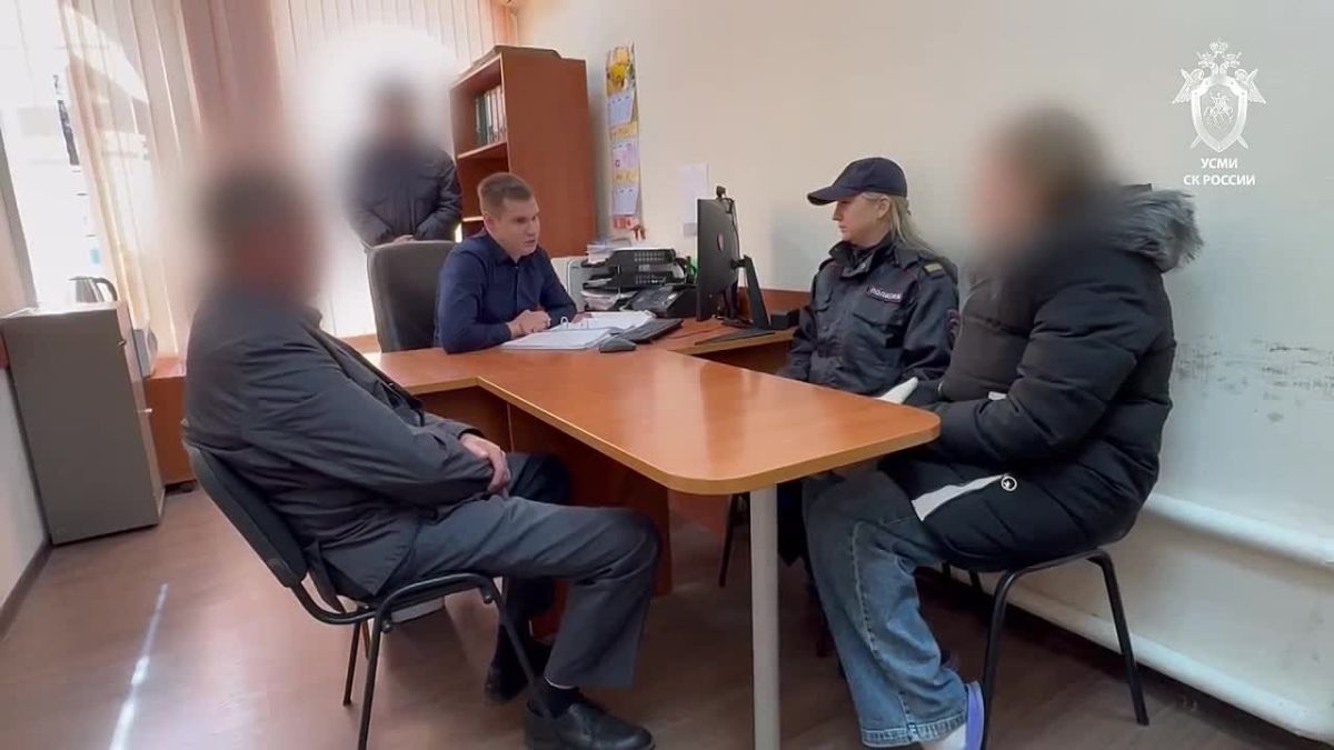 18-летняя девушка подожгла полицейский автомобиль в Балашове