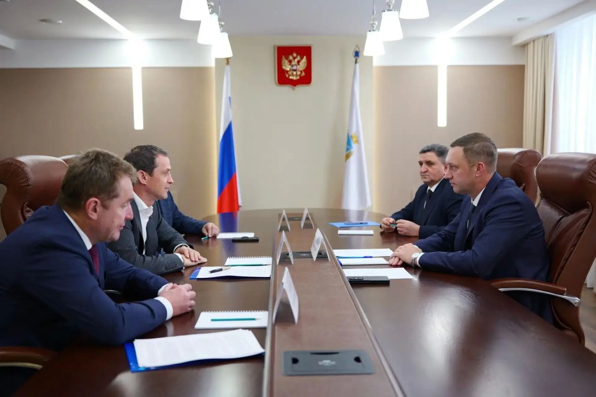Губернатор Саратовской области Роман Бусаргин встретился с представителями руководящего состава ПАО «Совкомбанк» Михаилом Автуховым и Дмитрием Барковым, а также с руководителем регионального подразделения банка Михаилом...