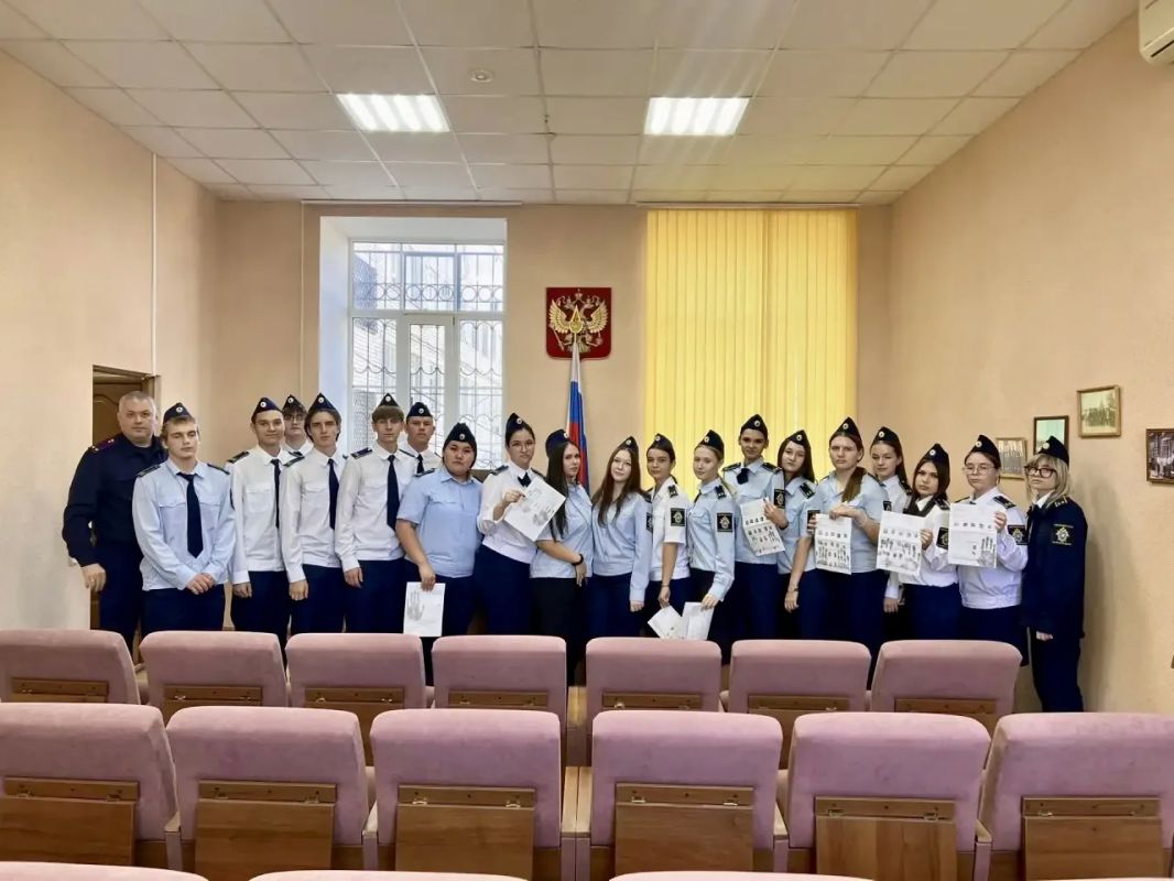 В следственном отделе по городу Энгельсу кадетам рассказали о службе в Следственном комитете