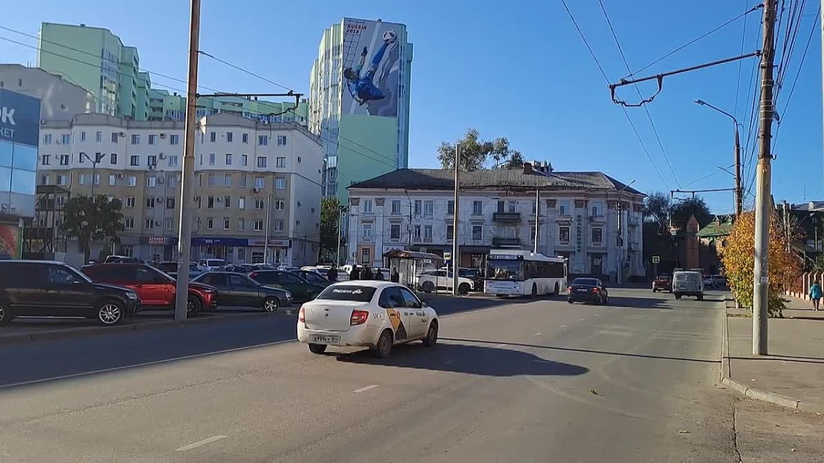 По поручению главы района Максима Леонова усилен контроль за соблюдением правил проезда в общественном транспорте, включая проверку оплаты проезда и выявление зацеперов (людей, передвигающихся снаружи транспортных средств)