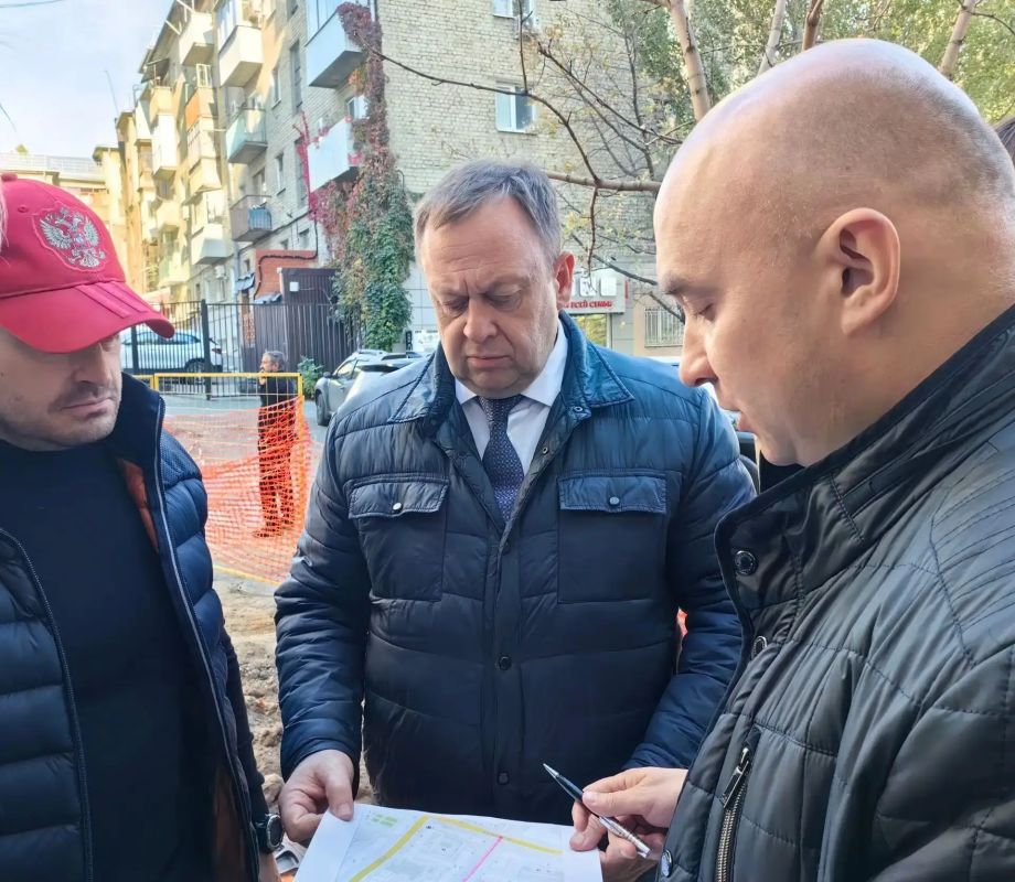 Михаил Бутылкин и члены комиссии проверили реализацию масштабной программы по ремонту водоканала в Саратове Михаил Бутылкин и члены комиссии проверили реализацию масштабной программы по ремонту водоканала в Саратове