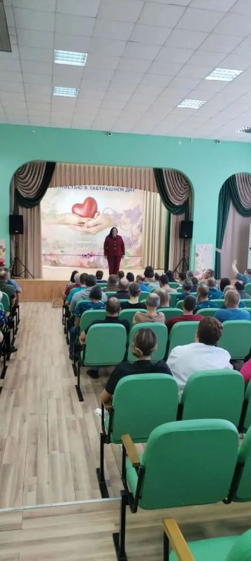 Лекторий «Санпросвет». В рамках проекта Лекторий «Санпросвет» сотрудники территориальных отделов Управления Роспотребнадзора по Саратовской области и ФБУЗ «Центр гигиены и эпидемиологии в Саратовской области» организовали... Лекторий «Санпросвет». В рамках проекта Лекторий «Санпросвет» сотрудники территориальных отделов Управления Роспотребнадзора по Саратовской области и ФБУЗ «Центр гигиены и эпидемиологии в Саратовской области» организовали...