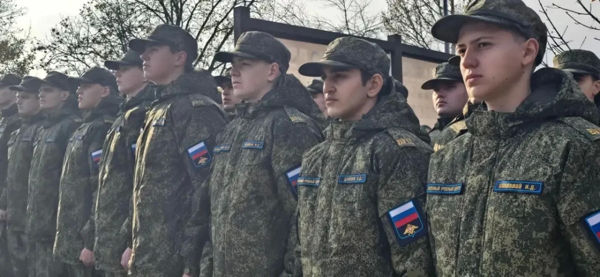 В Парке Победы на Соколовой горе состоялась церемония, посвящённая занесению имён на мемориал «Землякам, погибшим в локальных войнах» В Парке Победы на Соколовой горе состоялась церемония, посвящённая занесению имён на мемориал «Землякам, погибшим в локальных войнах»