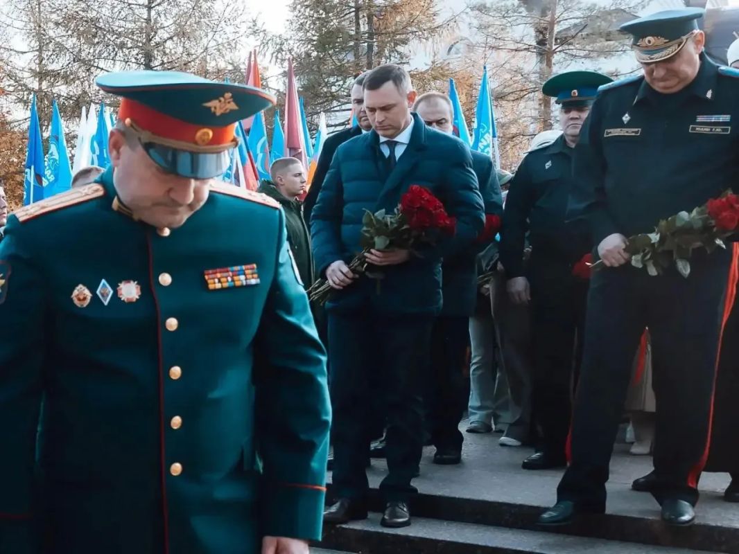 В Парке Победы на Соколовой горе состоялась церемония, посвящённая занесению имён на мемориал «Землякам, погибшим в локальных войнах» В Парке Победы на Соколовой горе состоялась церемония, посвящённая занесению имён на мемориал «Землякам, погибшим в локальных войнах»