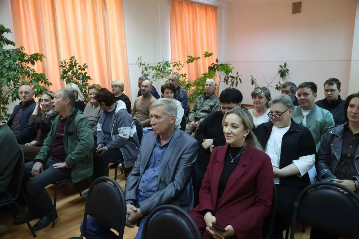Во Дворце культуры «Россия» состоялось стартовое совещание по внедрению лучших практик федерального проекта «Производительность труда» Во Дворце культуры «Россия» состоялось стартовое совещание по внедрению лучших практик федерального проекта «Производительность труда»