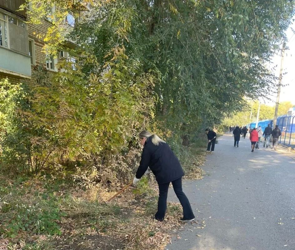 Промышленные предприятия района принимают активное участие в осеннем месячнике по благоустройству и улучшению санитарного состояния территории Промышленные предприятия района принимают активное участие в осеннем месячнике по благоустройству и улучшению санитарного состояния территории