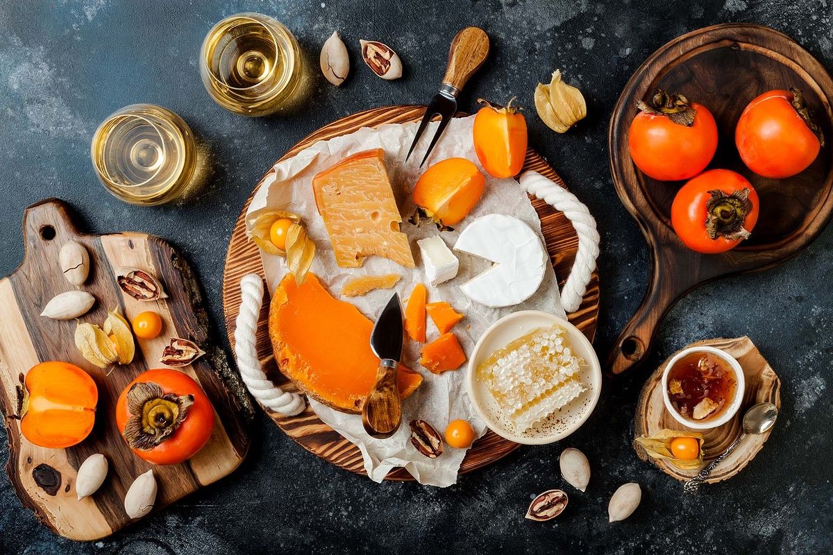 Хурма и вино: неожиданные вкусовые сочетания, которые стоит попробовать