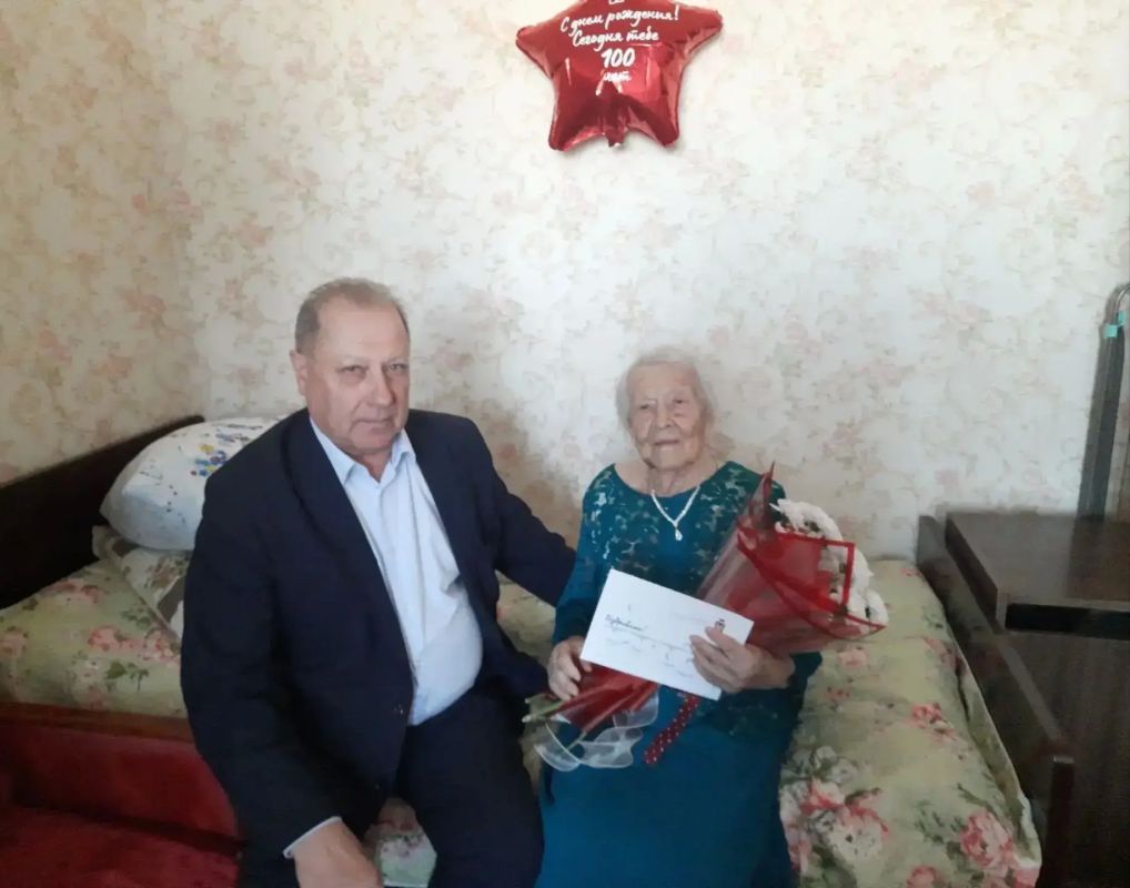 100 лет : Нина Ткаченко из Аркадакского района отметила вековой юбилей