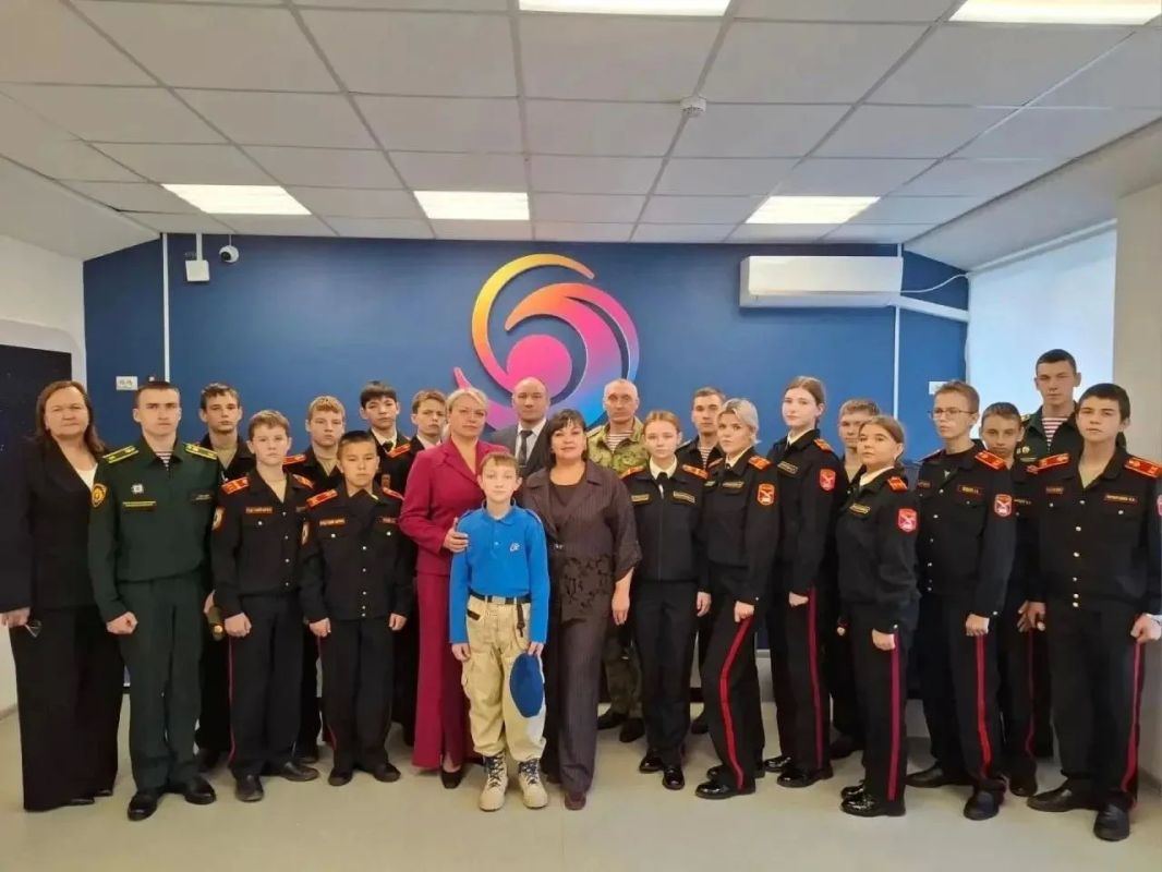 Школьники осваивают основы военной подготовки на программе «Дзержинец» Школьники осваивают основы военной подготовки на программе «Дзержинец»