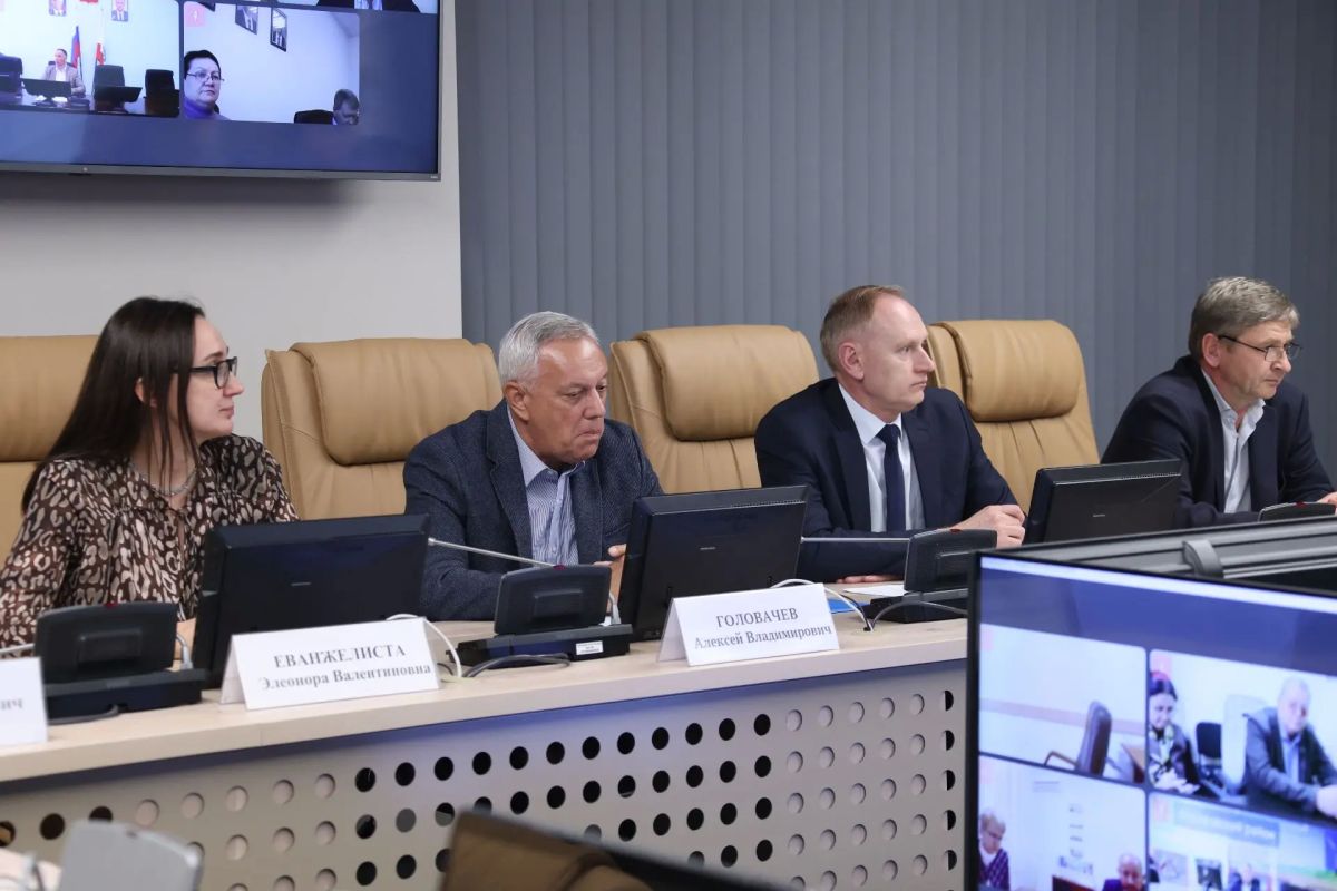 В Саратовской областной Думе на особом контроле держат ситуацию с установкой модульных фельдшерско-акушерских пунктов в районах области в рамках программы модернизации первичного звена здравоохранения В Саратовской областной Думе на особом контроле держат ситуацию с установкой модульных фельдшерско-акушерских пунктов в районах области в рамках программы модернизации первичного звена здравоохранения