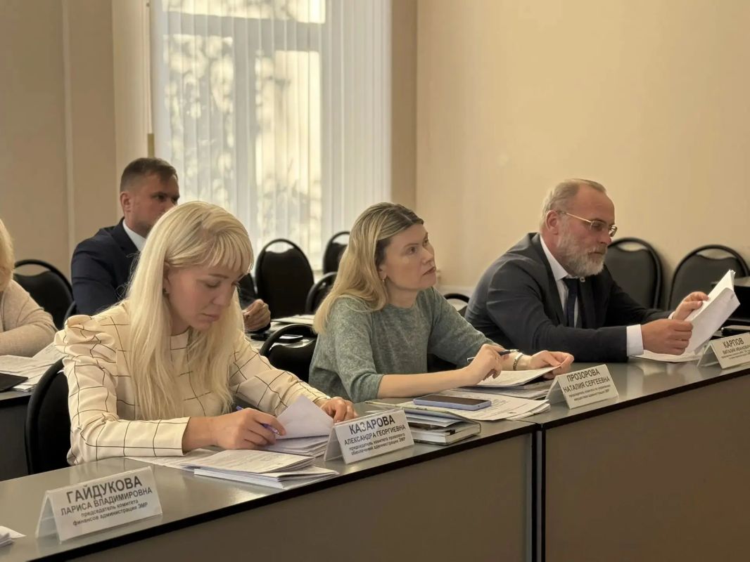 В ходе очередного заседания Собрания депутатов Энгельсского муниципального района в целях реализации ранее принятых решений об изменении структуры администрации внесены изменения в положения о комитете ЖКХ и комитете по... В ходе очередного заседания Собрания депутатов Энгельсского муниципального района в целях реализации ранее принятых решений об изменении структуры администрации внесены изменения в положения о комитете ЖКХ и комитете по...