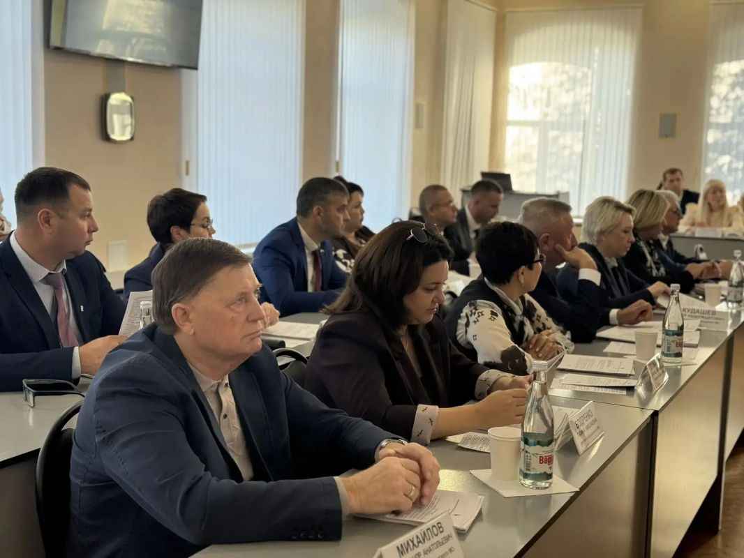 В ходе очередного заседания Собрания депутатов Энгельсского муниципального района в целях реализации ранее принятых решений об изменении структуры администрации внесены изменения в положения о комитете ЖКХ и комитете по... В ходе очередного заседания Собрания депутатов Энгельсского муниципального района в целях реализации ранее принятых решений об изменении структуры администрации внесены изменения в положения о комитете ЖКХ и комитете по...