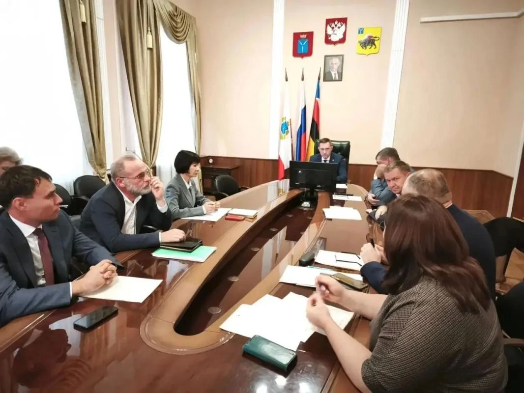 В ходе рабочей встречи с руководством МУП «Покровсктепло» рассмотрели текущие показатели деятельности предприятия, состояние коммунальной инфраструктуры, а также планы по модернизации В ходе рабочей встречи с руководством МУП «Покровсктепло» рассмотрели текущие показатели деятельности предприятия, состояние коммунальной инфраструктуры, а также планы по модернизации