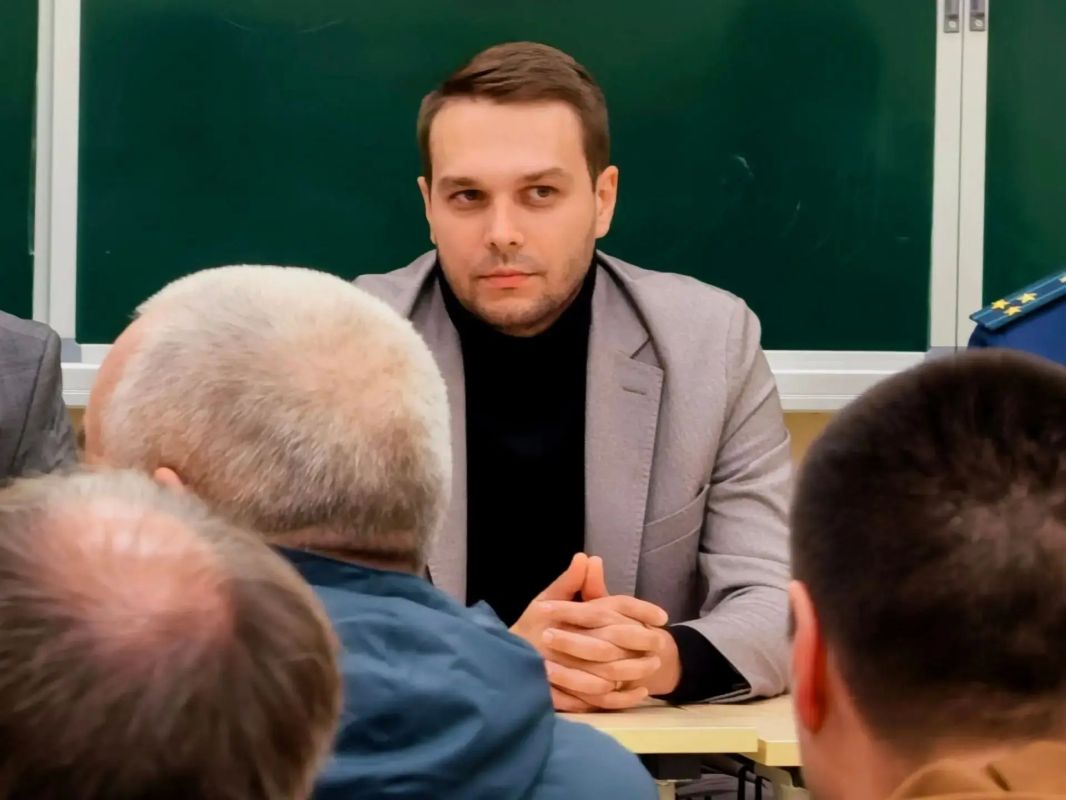 С жителями дома на улице Блинова обсудили восстановительные работы и вопросы отопления С жителями дома на улице Блинова обсудили восстановительные работы и вопросы отопления