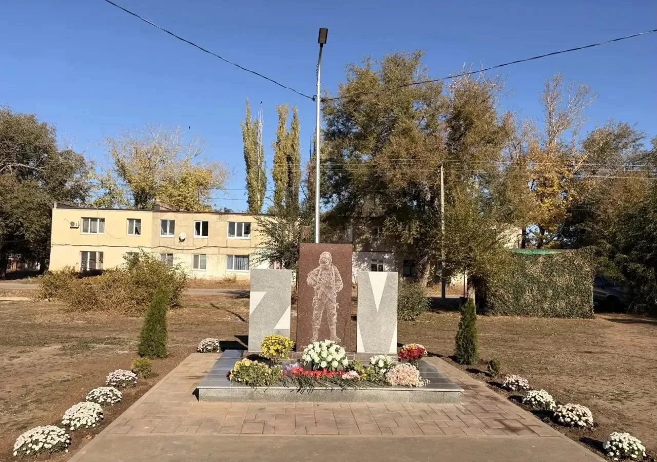 В Новопушкинском муниципальном образовании открыли сквер памяти и славы героям-землякам поселка Придорожный
