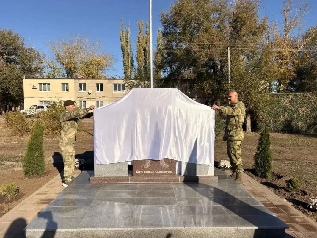 В Новопушкинском муниципальном образовании открыли сквер памяти и славы героям-землякам поселка Придорожный В Новопушкинском муниципальном образовании открыли сквер памяти и славы героям-землякам поселка Придорожный