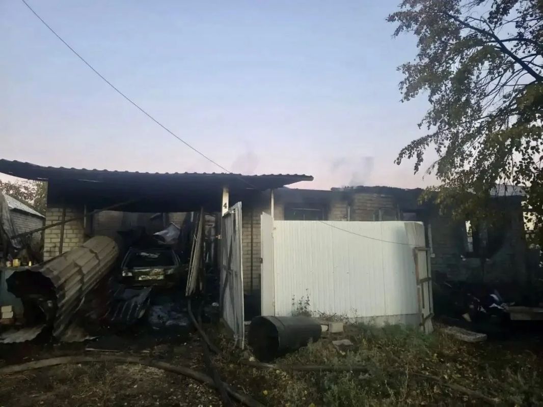 В Саратове при пожаре в частном доме погибли три человека В Саратове при пожаре в частном доме погибли три человека