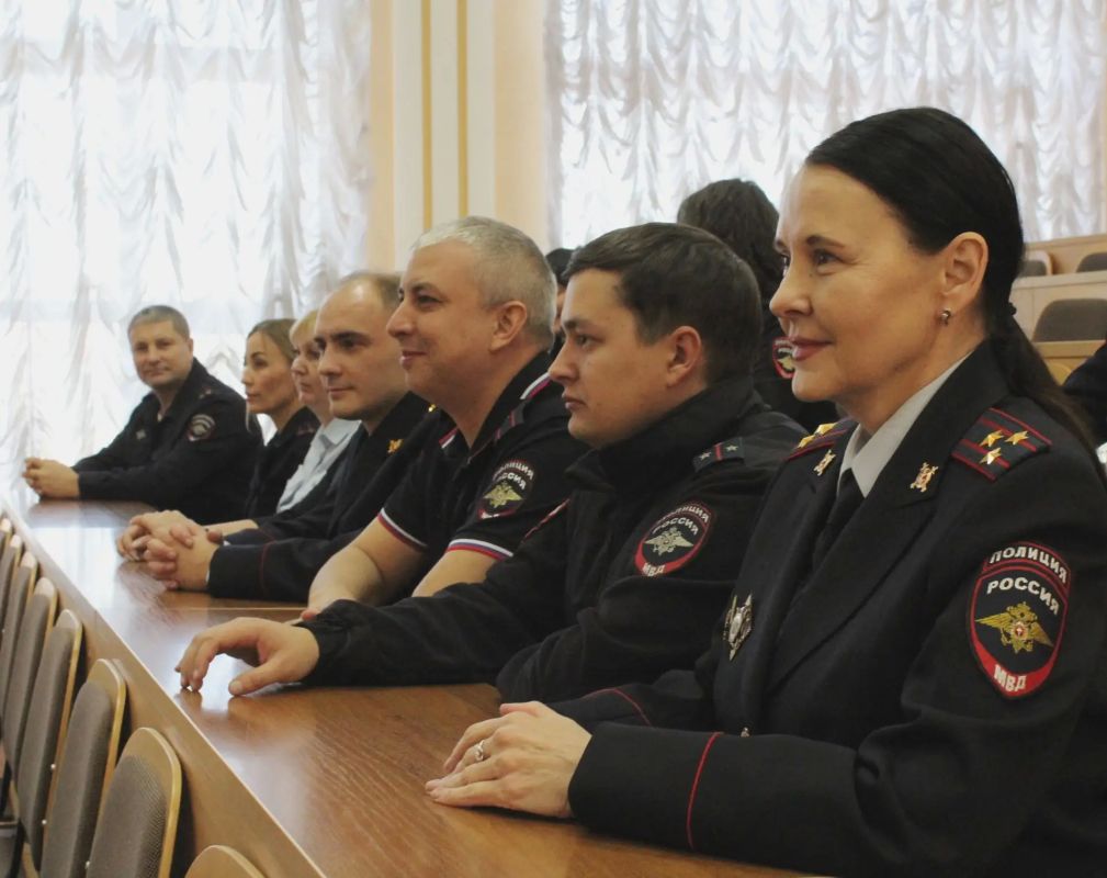 В Саратовской области сотрудники подразделений по вопросам миграции состязались за звание «Лучшего по профессии» В Саратовской области сотрудники подразделений по вопросам миграции состязались за звание «Лучшего по профессии»