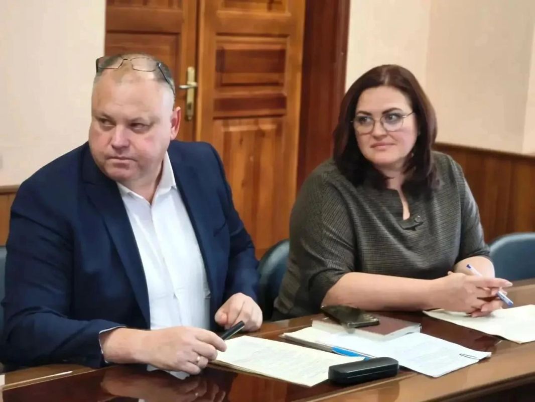 В ходе рабочей встречи с руководством МУП «Покровсктепло» рассмотрели текущие показатели деятельности предприятия, состояние коммунальной инфраструктуры, а также планы по модернизации В ходе рабочей встречи с руководством МУП «Покровсктепло» рассмотрели текущие показатели деятельности предприятия, состояние коммунальной инфраструктуры, а также планы по модернизации