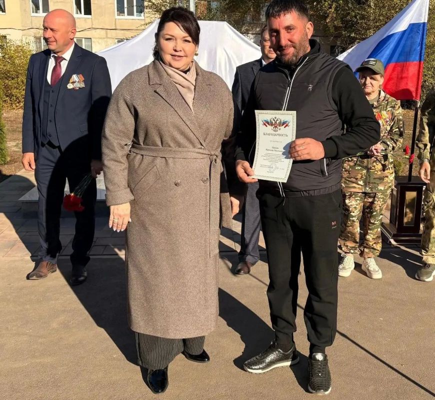В Новопушкинском муниципальном образовании открыли сквер памяти и славы героям-землякам поселка Придорожный В Новопушкинском муниципальном образовании открыли сквер памяти и славы героям-землякам поселка Придорожный