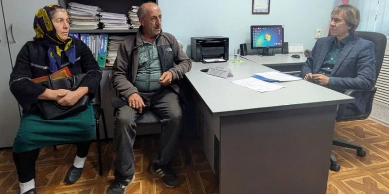 Саратовская школьница почти год не может вернуться домой из Азербайджана Девочке выдали российский паспорт в 2015 году, а спустя десять лет признали его недействительным