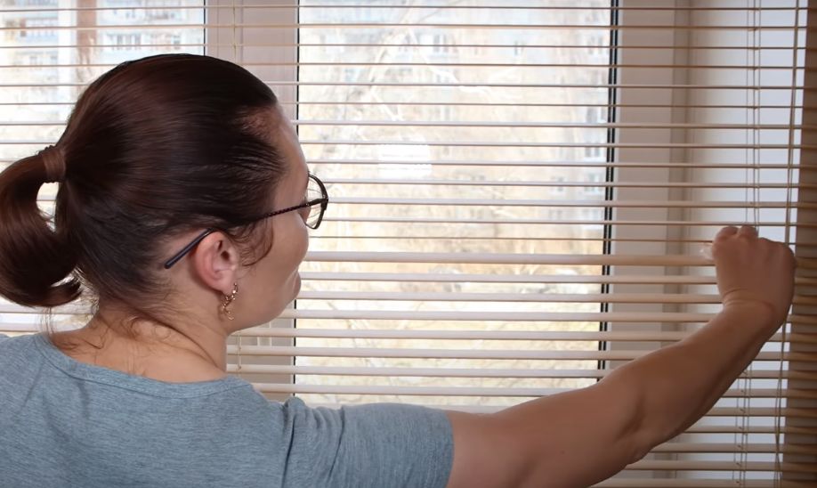 Откройте секреты легкой уборки: как эффектно очистить жалюзи