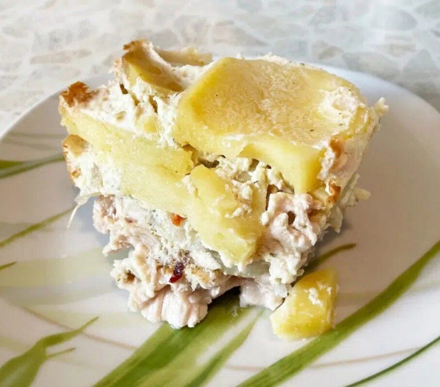 Картопляно-куринная запеканка: легко и вкусно