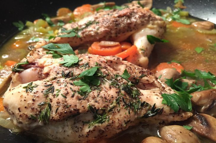 Как приготовить вкусную запеченную курицу в майонезе с чесноком