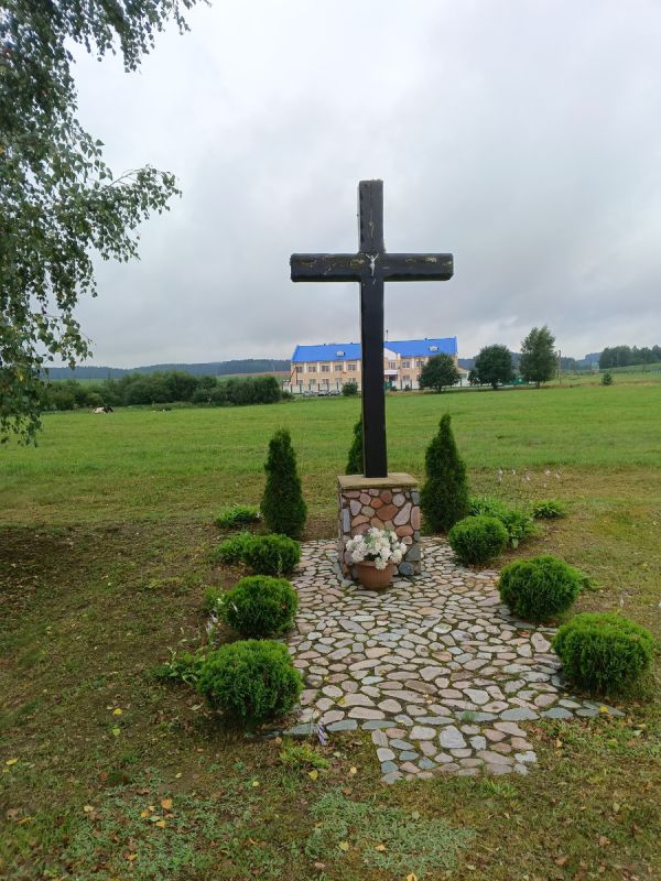 Католические кресты Гродненской области: символы духовности и традиций на дороге